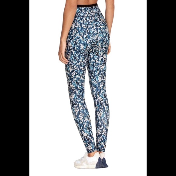 Johnny Was Calme 2pc Set Endurance Legging & Sports Bra Set Blue Speckled Size M - Picture 5 of 8